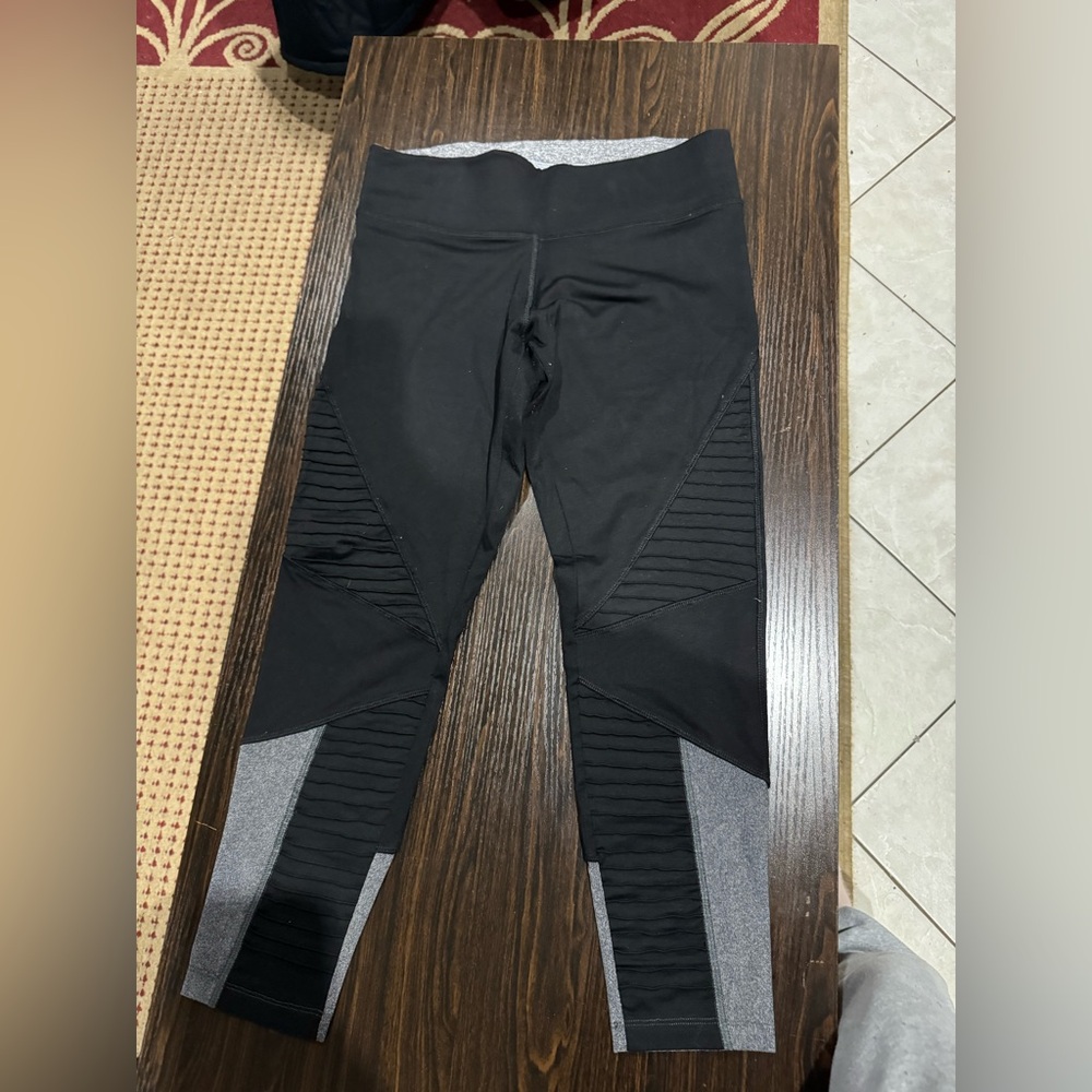 PINK Victoria's Secret Black and Gray Kids Leggings